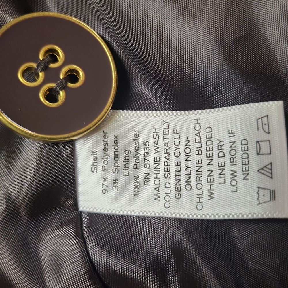 Susan graver, size medium, lined belted 3/4 car coat. - Picture 5 of 5